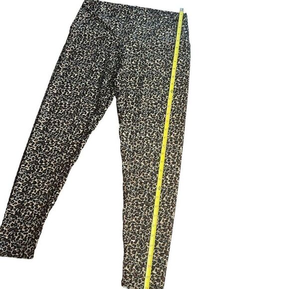 YMI Leopard Print Ribbed/Textured Leggings Size XL - Picture 6 of 7